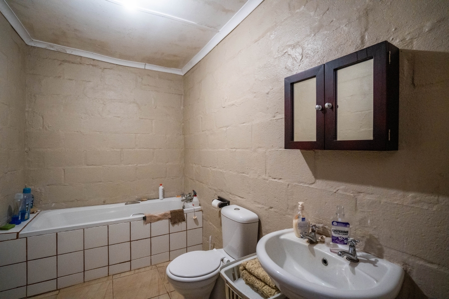 5 Bedroom Property for Sale in Grahamstown Rural Eastern Cape